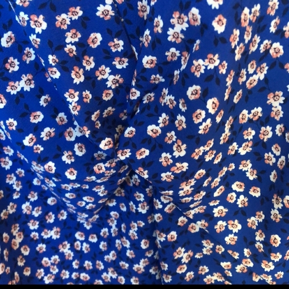 Beautiful Floral Blouse - Plus Size - Picture 2 of 11